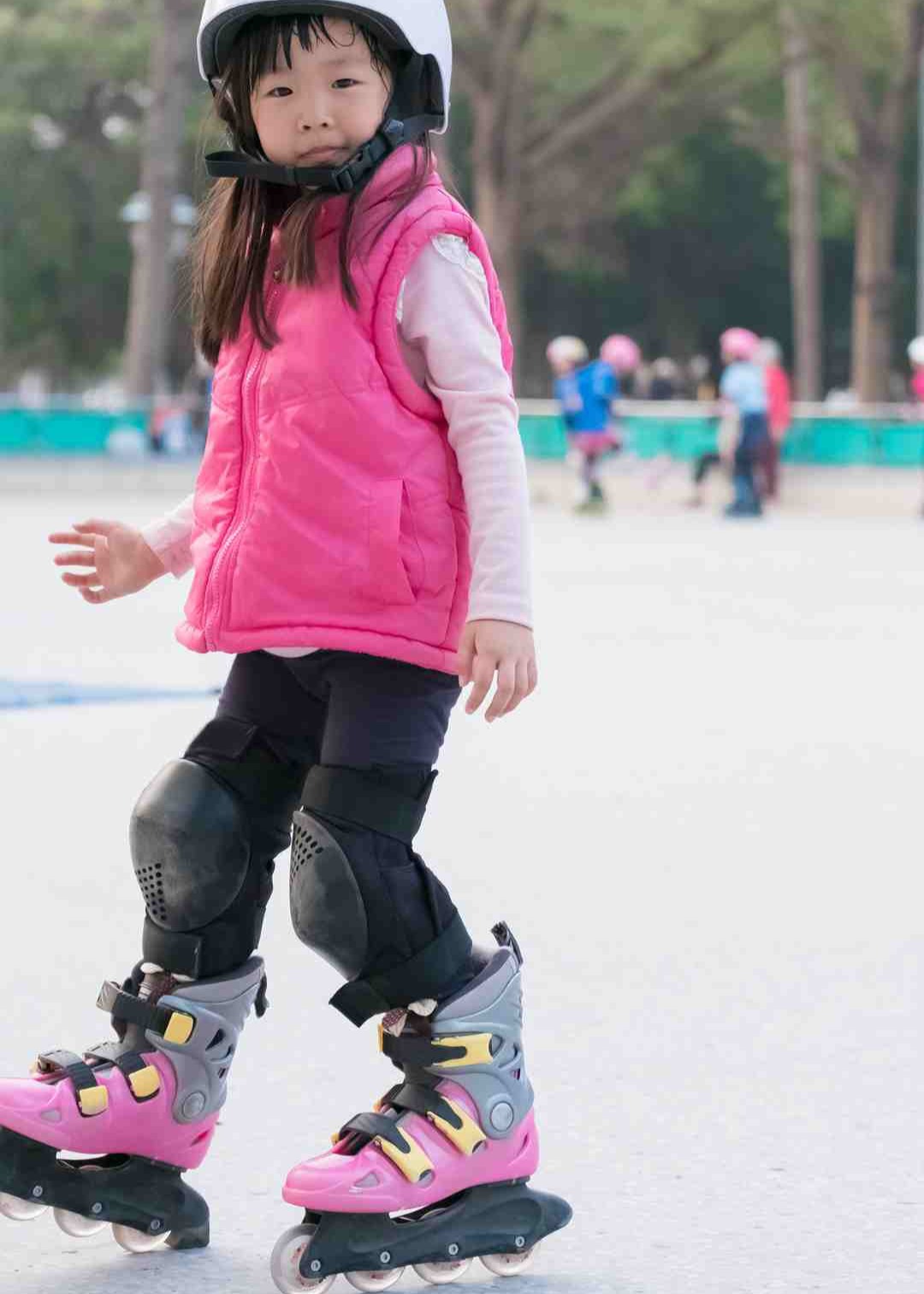 Group Roller Skating Lessons (Oud Mehta) - Ages 4-19 4.jpg